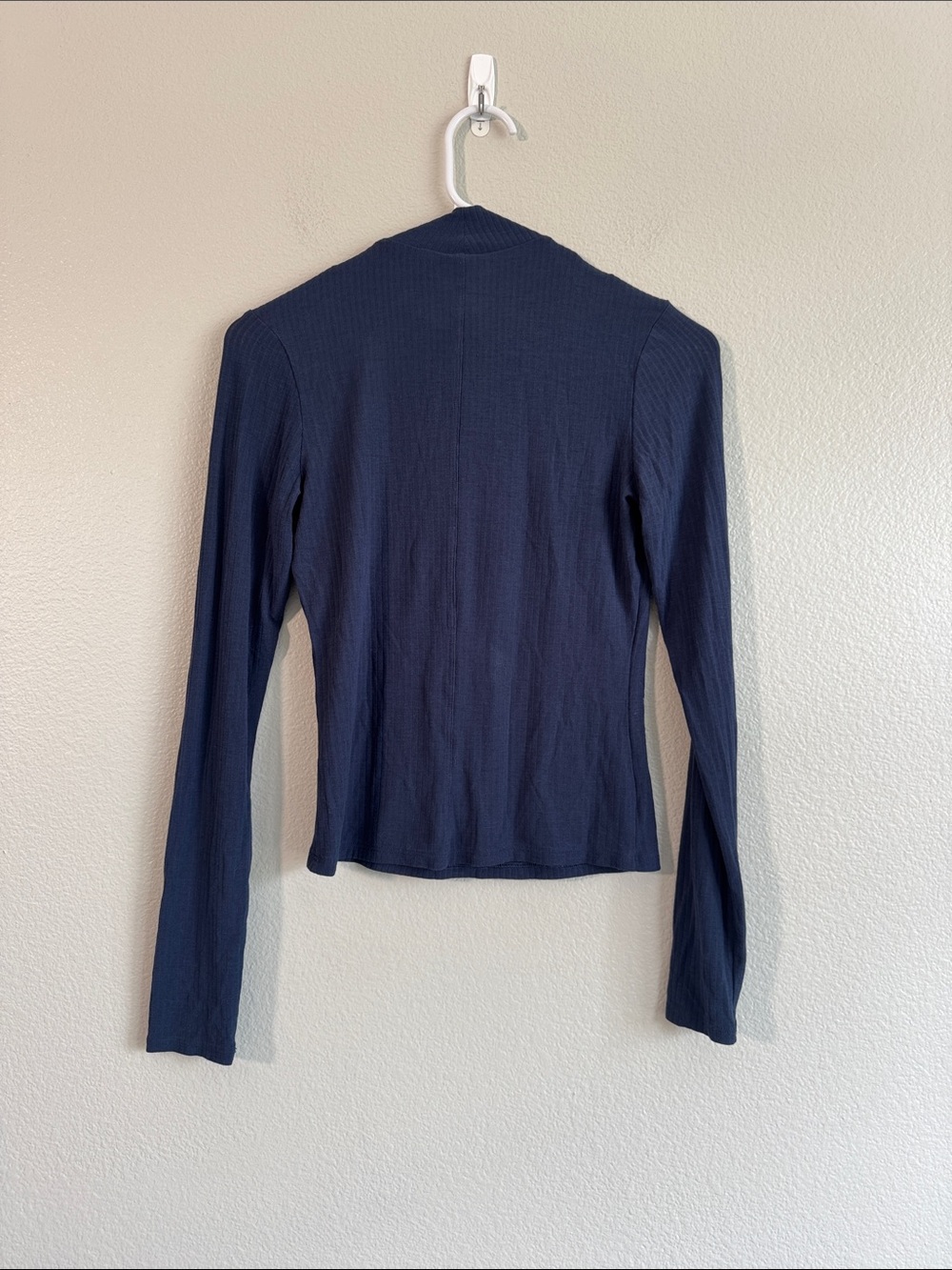 ALO Ribbed Sea Coast Mockneck Long Sleeve in Navy - XS - Picture 5 of 5